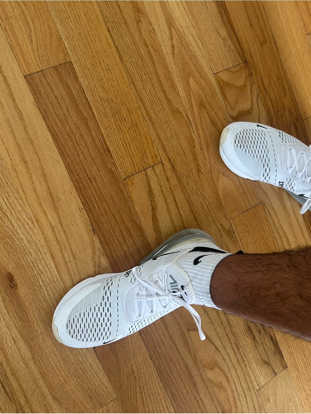 Nike Men’s White and Black Running  Air max 270 Sneakers